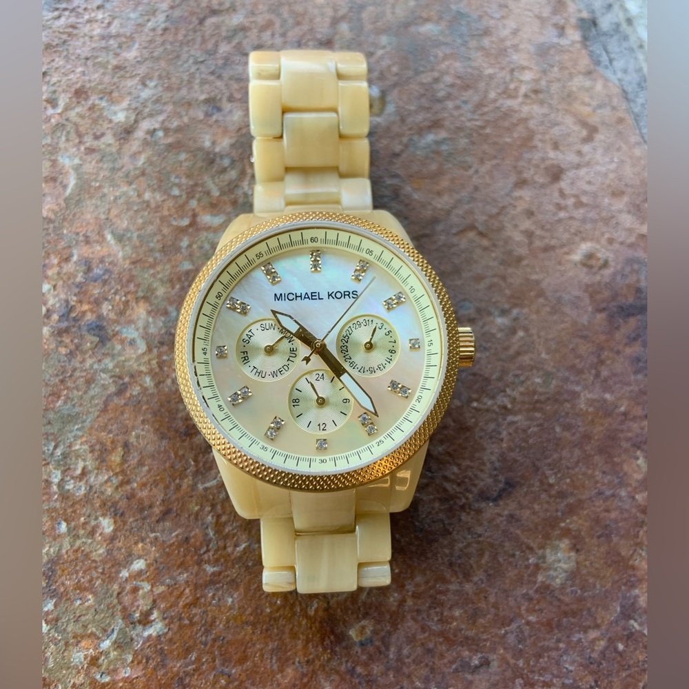 Michael Kors Beautiful Gold Mother of Pearl Watch